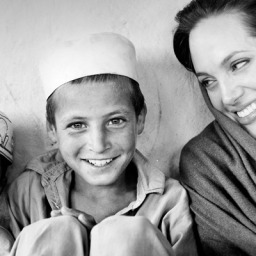 Angelina Jolie does it again –